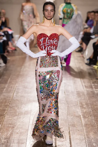 Look 15